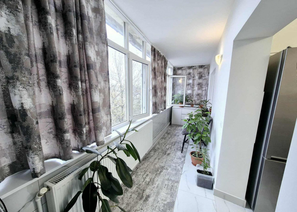 Apartament cu 3 camere situat in zona CUG- Mobilat 