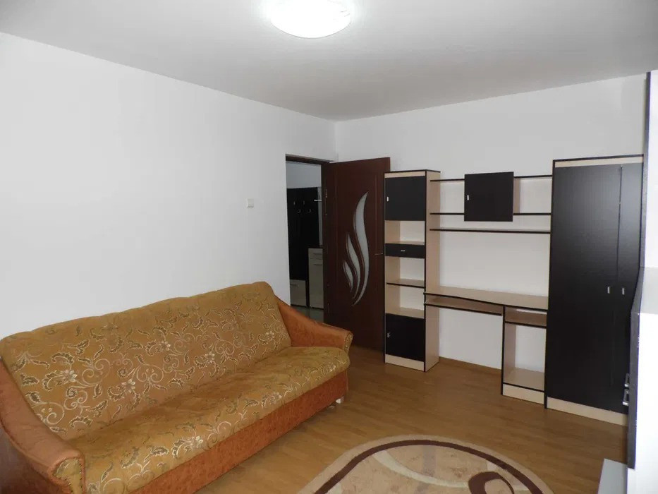 Inchiriere Apartament 2 Camere Decomandat, de lux et.1, cu loc de parcare inclus