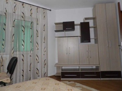 Inchiriere Apartament 2 Camere Decomandat, de lux et.1, cu loc de parcare inclus