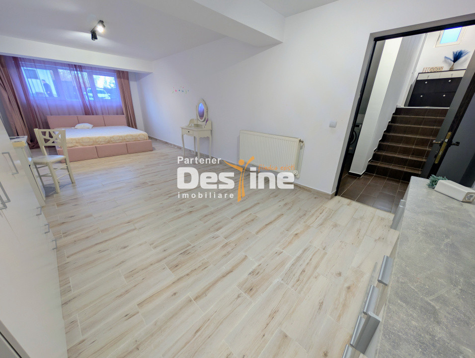 Apartament spatios 3 camere 144 mp terasă curte garaj + loc de parcare, Breazu