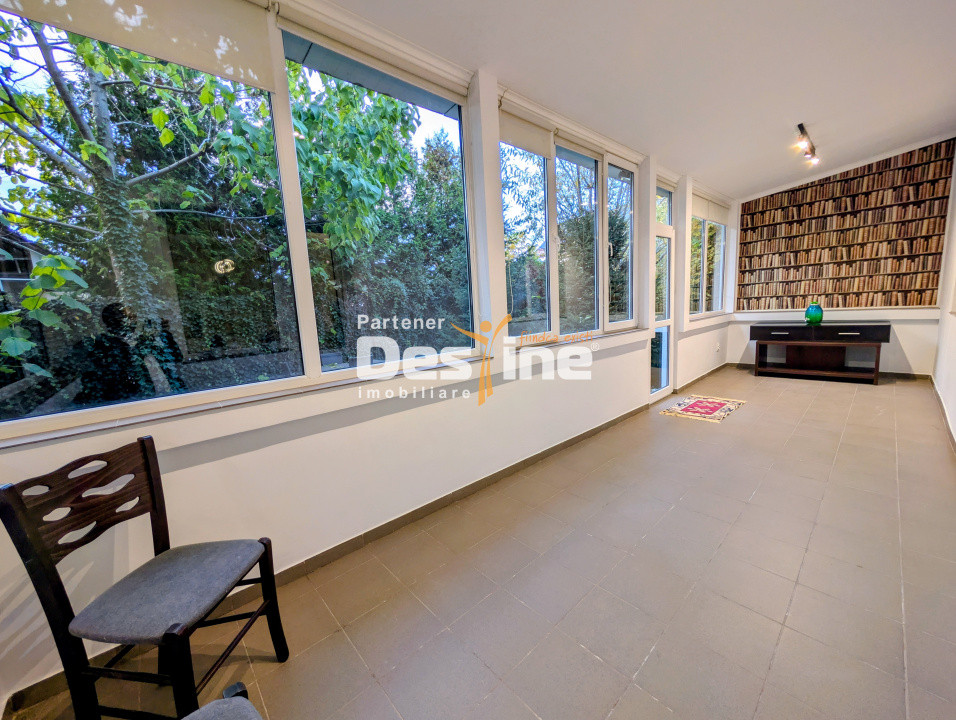 Apartament spatios 3 camere 144 mp terasă curte garaj + loc de parcare, Breazu