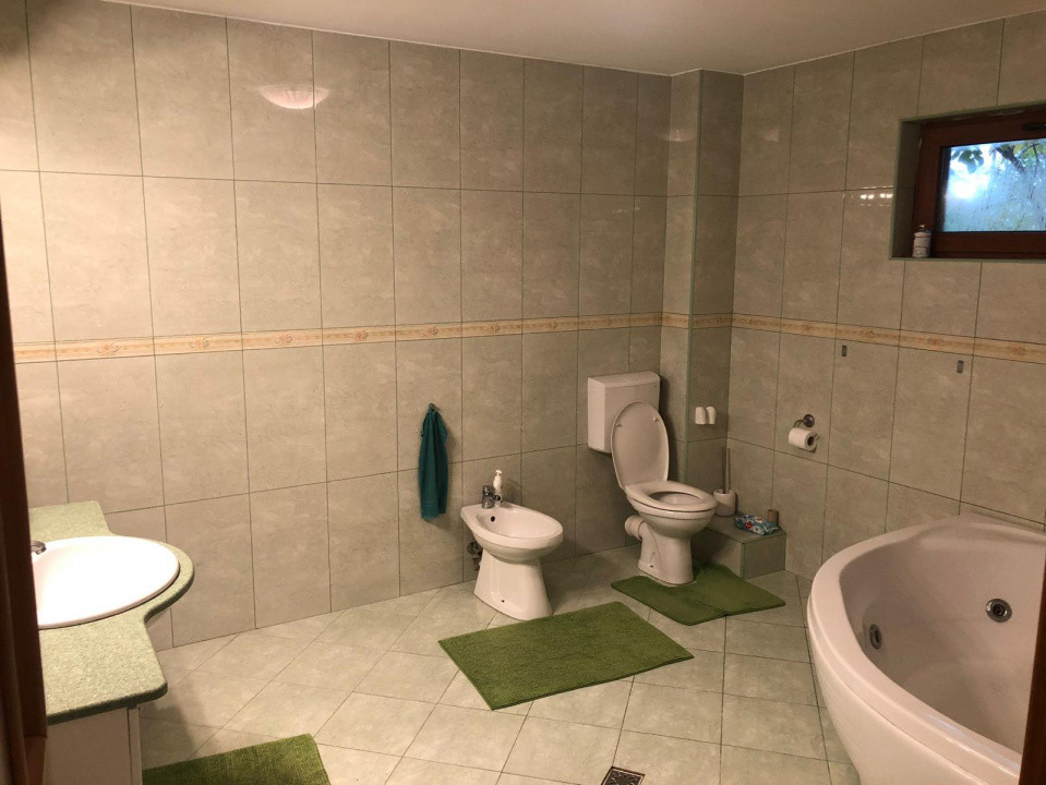 Casa de vanzare 4 dormitoare, living, 2 bai, bucatarie etc  Chiajna 