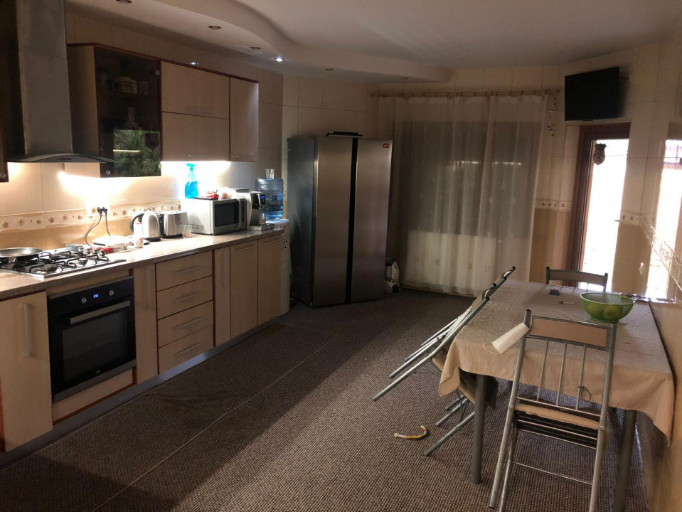 Casa de vanzare 4 dormitoare, living, 2 bai, bucatarie etc  Chiajna 