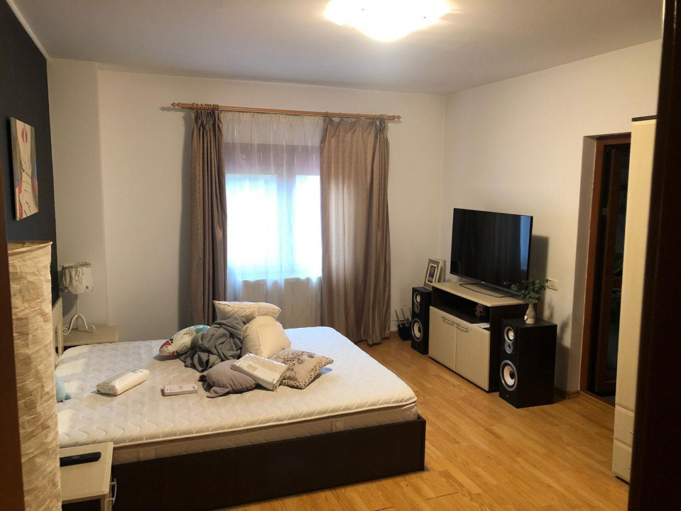 Casa de vanzare 4 dormitoare, living, 2 bai, bucatarie etc  Chiajna 