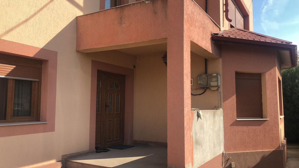 Casa de vanzare 4 dormitoare, living, 2 bai, bucatarie etc  Chiajna 