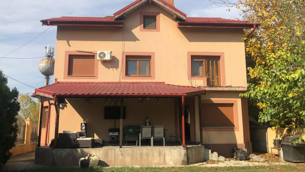 Casa de vanzare 4 dormitoare, living, 2 bai, bucatarie etc  Chiajna 