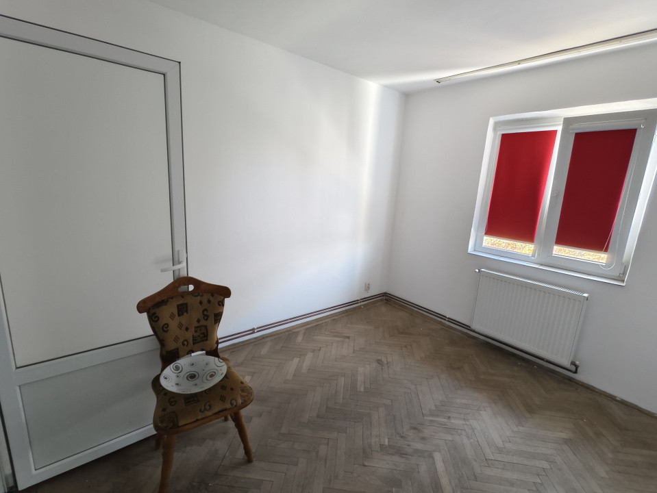 Apartament 3 camere decomandat 