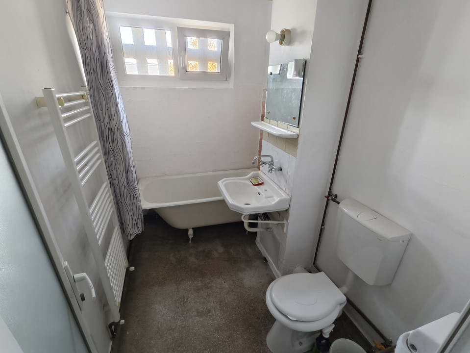 Apartament 3 camere decomandat 