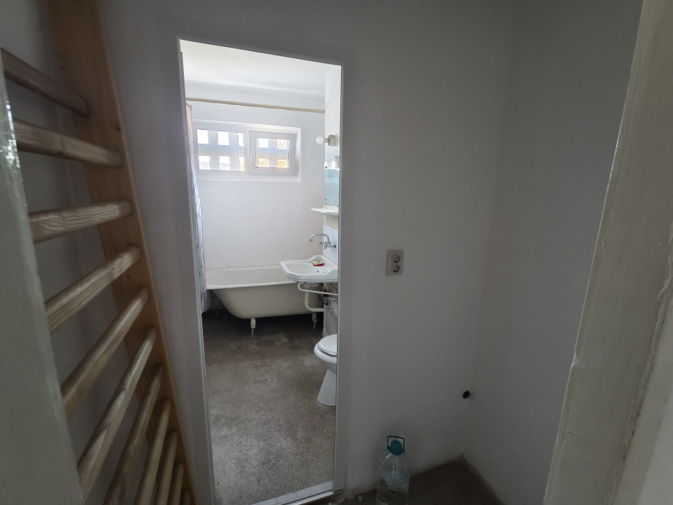 Apartament 3 camere decomandat 