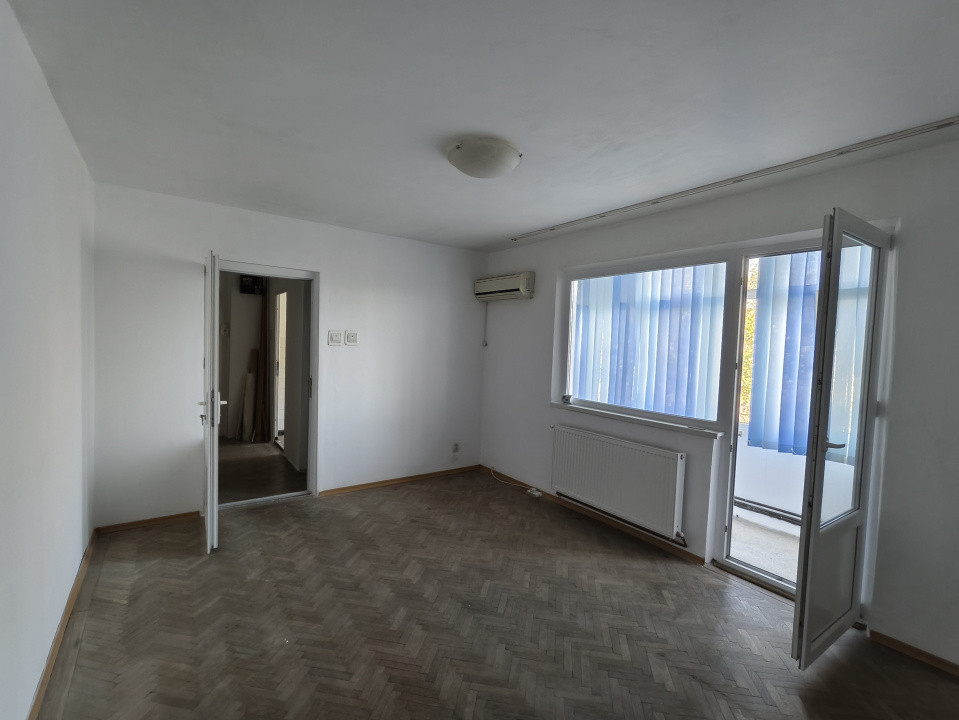 Apartament 3 camere decomandat 