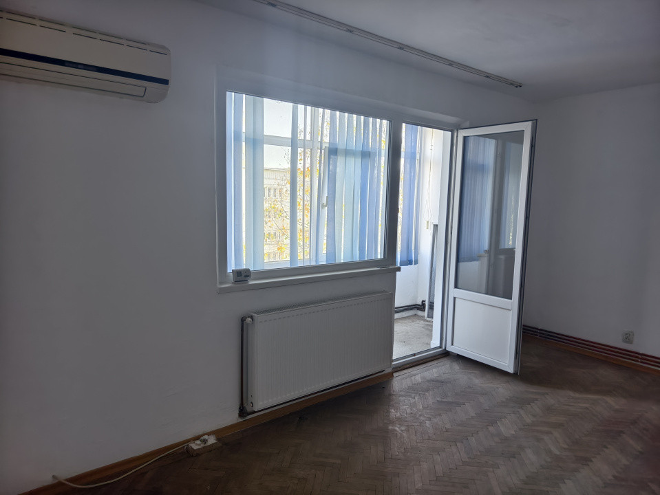 Apartament 3 camere decomandat 