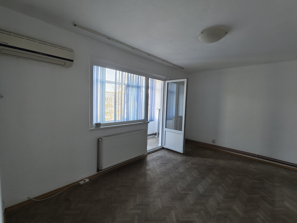 Apartament 3 camere decomandat 