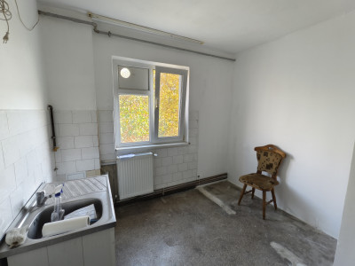 Apartament 3 camere decomandat 