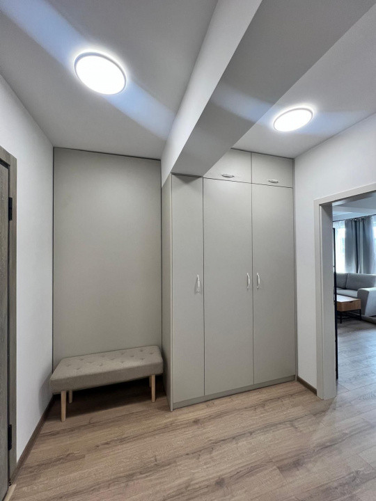 Studio 53 mp, etaj intermediar, loc de parcare, Pet Friendly, Tractorul - Coresi