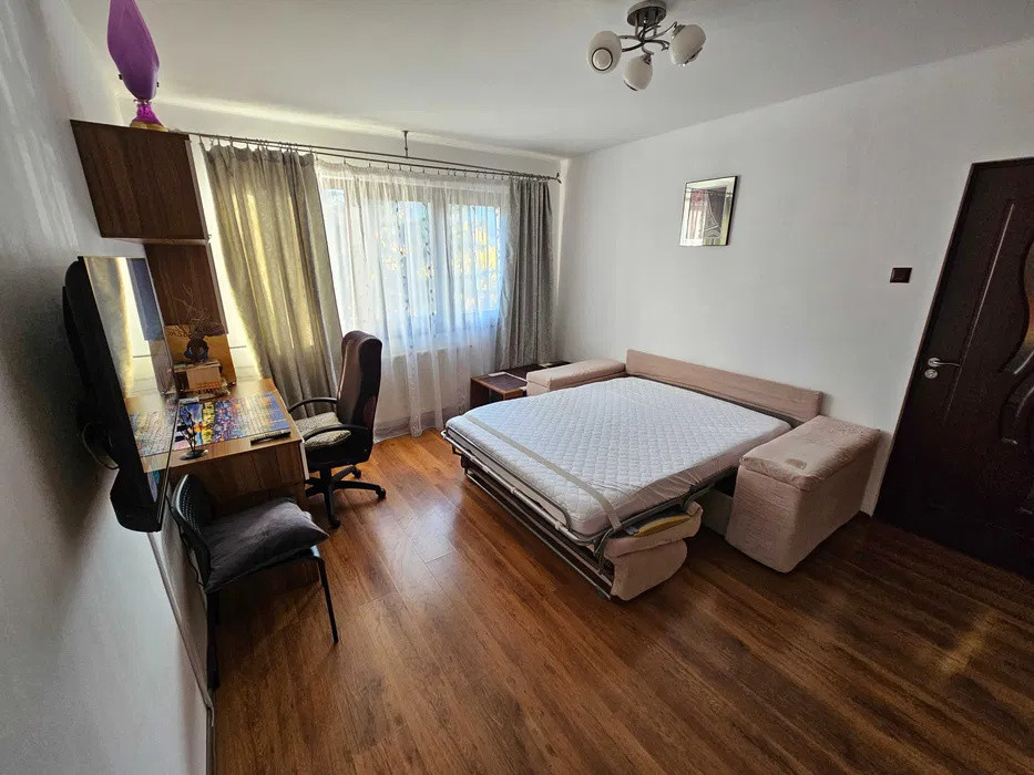 Garsoniera la etaj intermediar, situata in cartierul Astra