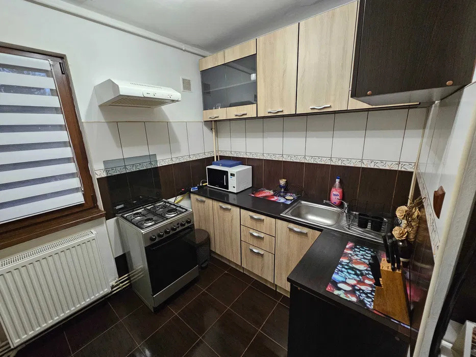 Garsoniera la etaj intermediar, situata in cartierul Astra