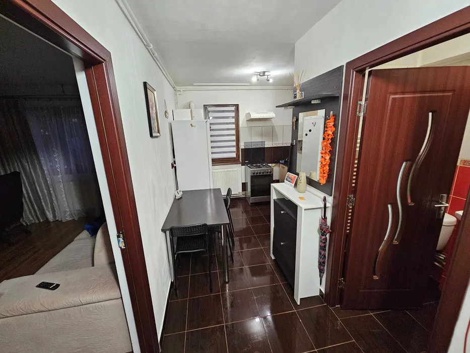 Garsoniera la etaj intermediar, situata in cartierul Astra