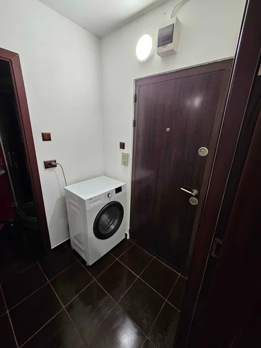 Garsoniera la etaj intermediar, situata in cartierul Astra