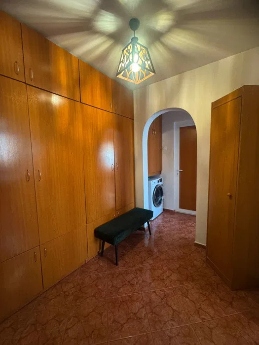 Galata- Apartament cu 2 camere decomandat- Mobilat si utilat 