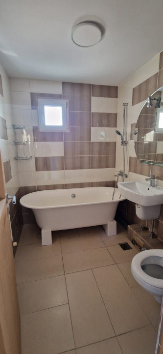 Apartament 4 camere Podu Ros Fara Risc