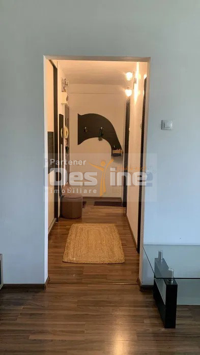 Apartament 2 camere, Semidecomandat, 55 mp, Etaj 3, Centrala termica - Podu Ros 