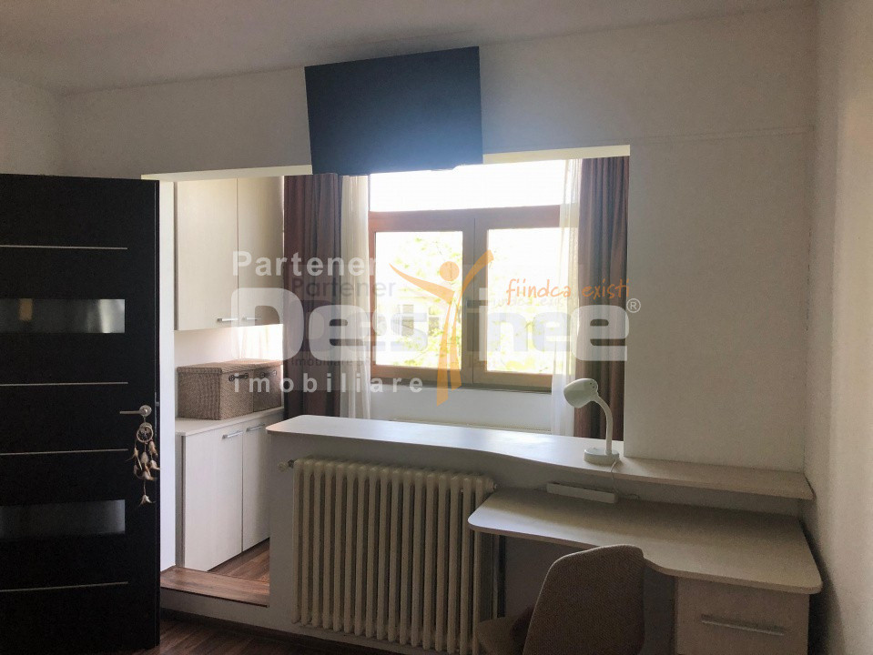 Apartament 2 camere, Semidecomandat, 55 mp, Etaj 3, Centrala termica - Podu Ros 