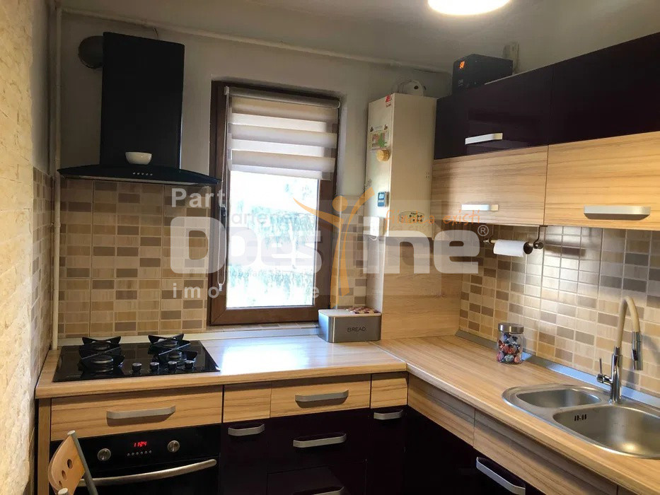 Apartament 2 camere, Semidecomandat, 55 mp, Etaj 3, Centrala termica - Podu Ros 