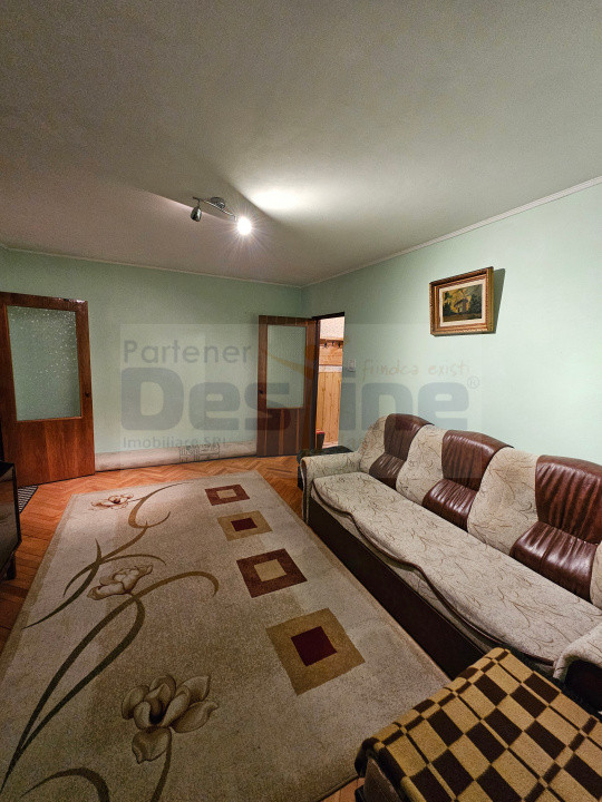 Apartament 3 camere-Semidecomandat-zona Baza 3