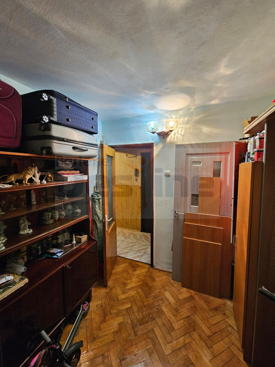 Apartament 3 camere-Semidecomandat-zona Baza 3