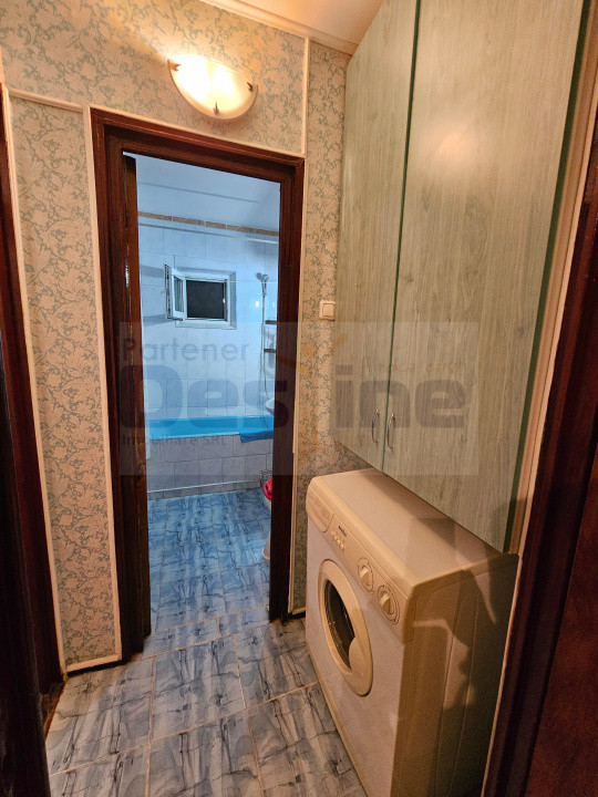 Apartament 3 camere-Semidecomandat-zona Baza 3