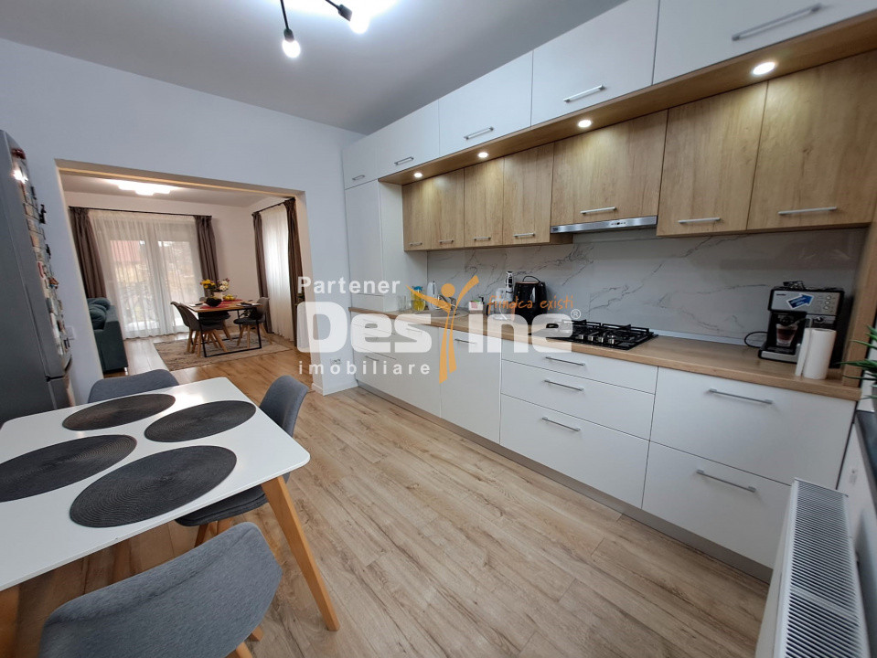 Casa individuala, P+1+POD,   Miroslava centru