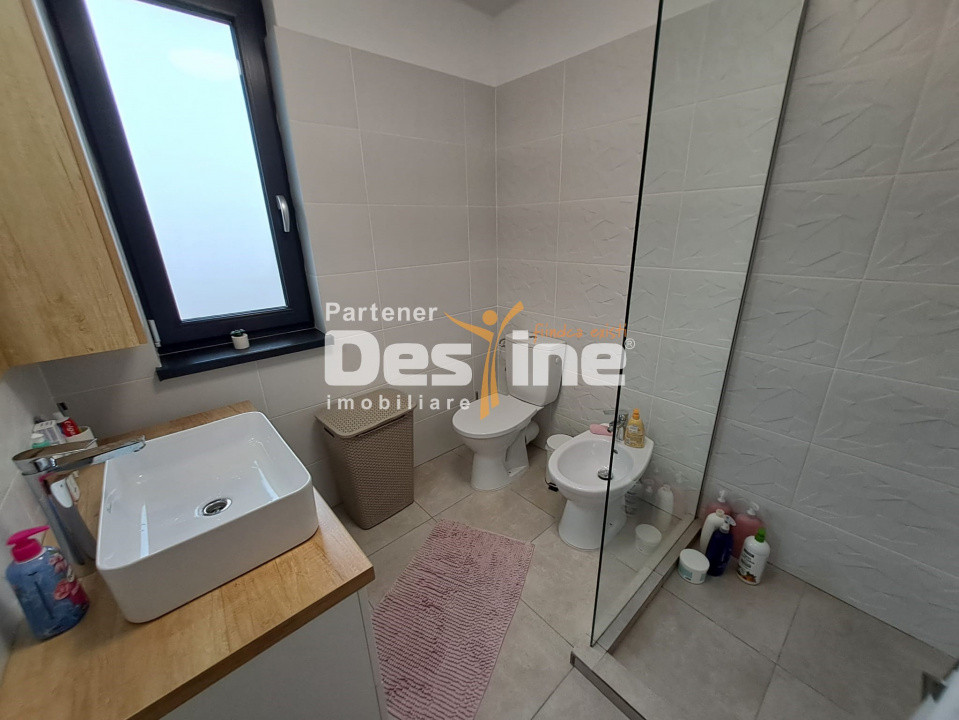 Casa individuala, P+1+POD,   Miroslava centru