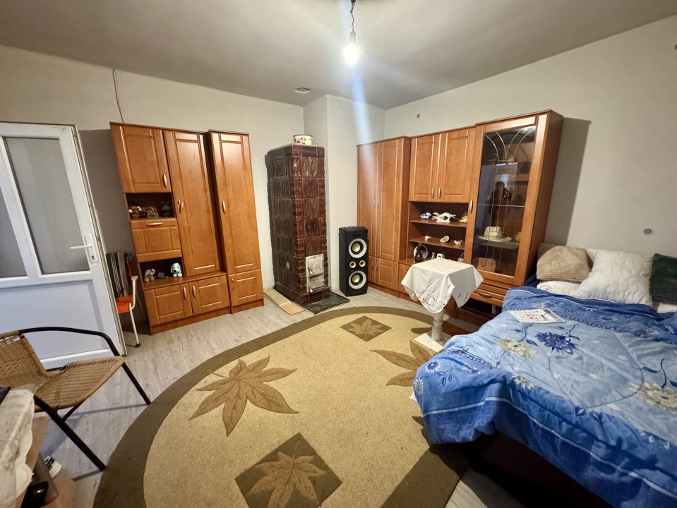 Casa cărămidă în UROI schimb cu apartament 3-4 camere în Simeria