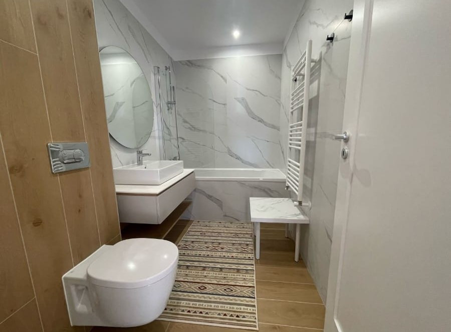 Studio 57 mp, etaj intermediar, cu balcon, situat in Urban Plaza Carpatilor