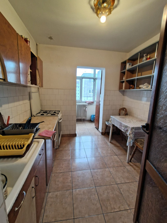 Nicolina 1- Apartament 3 camere decomandat, etajul 3/4