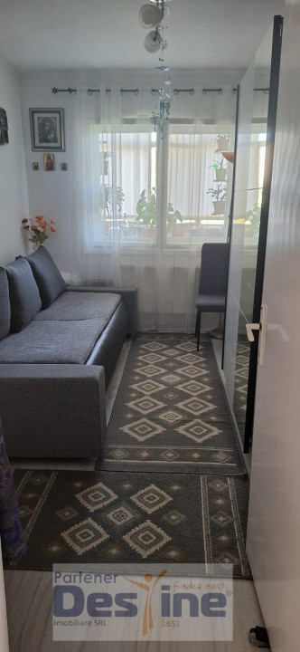 Apartament 3 camere Semidecomandat- fara risc-Zona Podu Ros