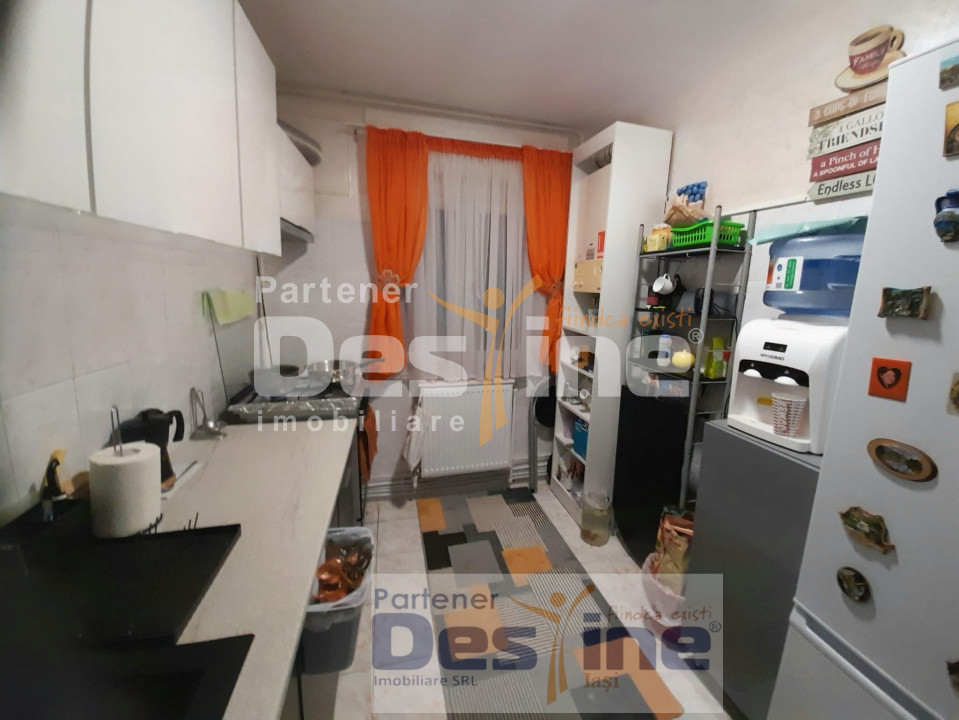 Apartament 3 camere Semidecomandat - 60mp, Etaj 4, Centrala termica - Podu Roș 
