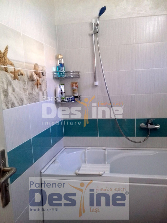 Apartament 3 camere Semidecomandat - 60mp, Etaj 4, Centrala termica - Podu Roș 