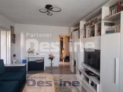 Apartament 3 camere Semidecomandat - 60mp, Etaj 4, Centrala termica - Podu Roș 