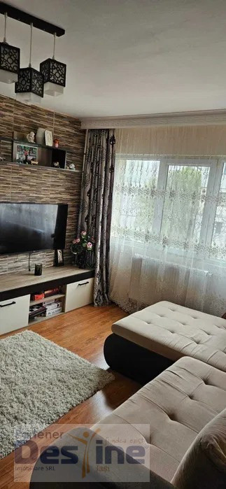 Apartament 3 camere-Semidecomandat-fara risc-Podu Ros