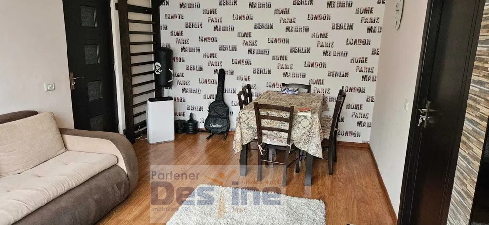 Apartament 3 camere-Semidecomandat-fara risc-Podu Ros