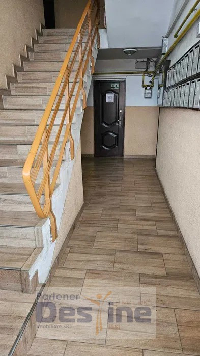 Apartament 3 camere-Semidecomandat-fara risc-Podu Ros