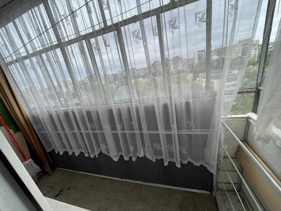 Apartament 2 camere, decomandat, etajul 9/10, Lamaita Vest