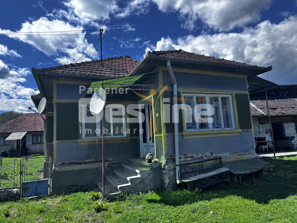 Casa de vanzare 2 camerezona pitoreasca  Schimb cu apartament