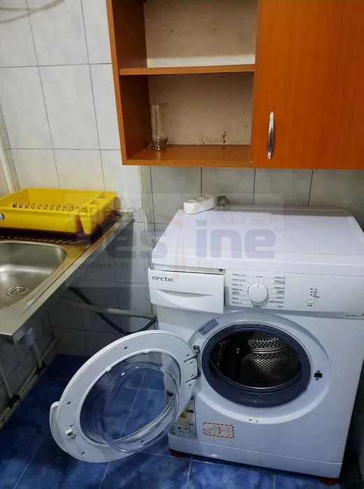 Garsoniera Baza 3- Decomandat