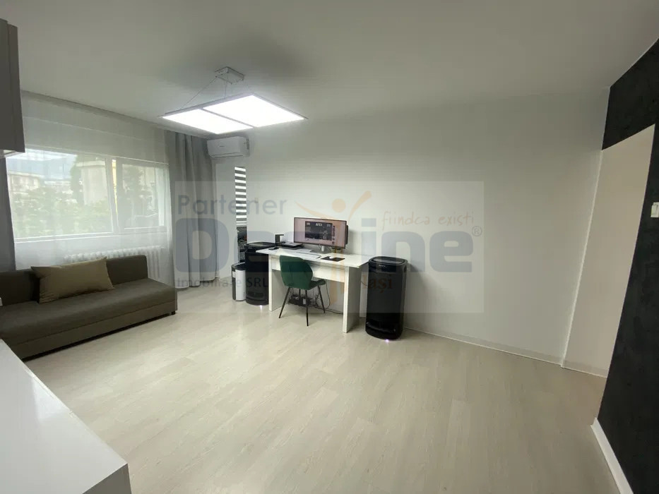 Apartament 3 camere-Semidecomandat-fara risc-Podu Ros