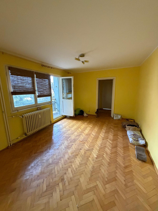 Tatarasi- Apartament 3 camere decomandat, etajul 1