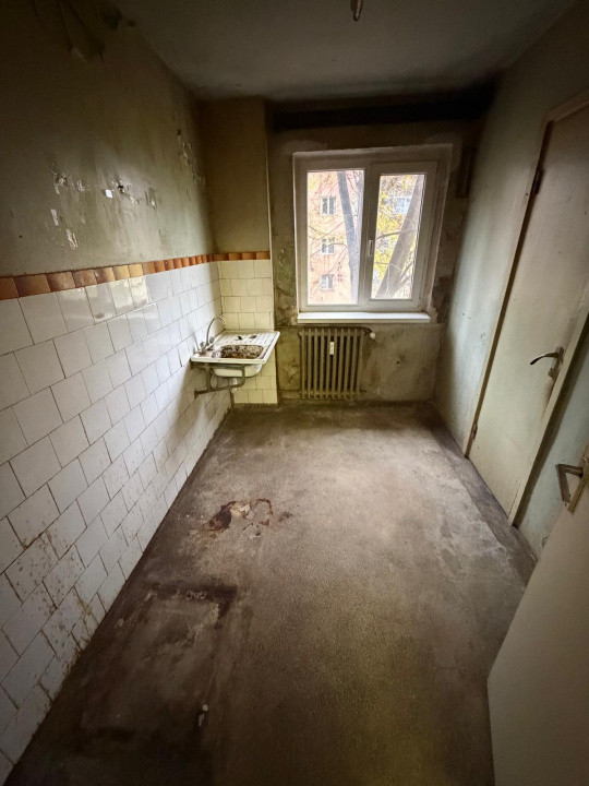 Tatarasi- Apartament 3 camere decomandat, etajul 1