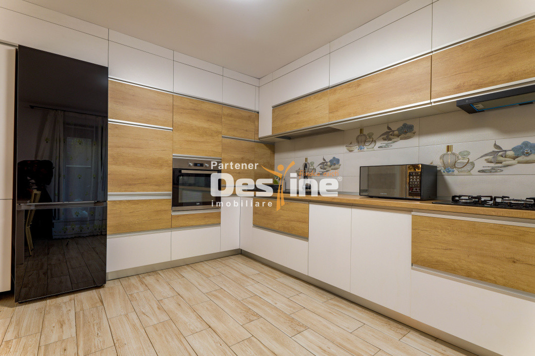 Casă individuală stil grecesc cu 5 camere S+P+1+pod, 200 mp + teren Valea Adanca