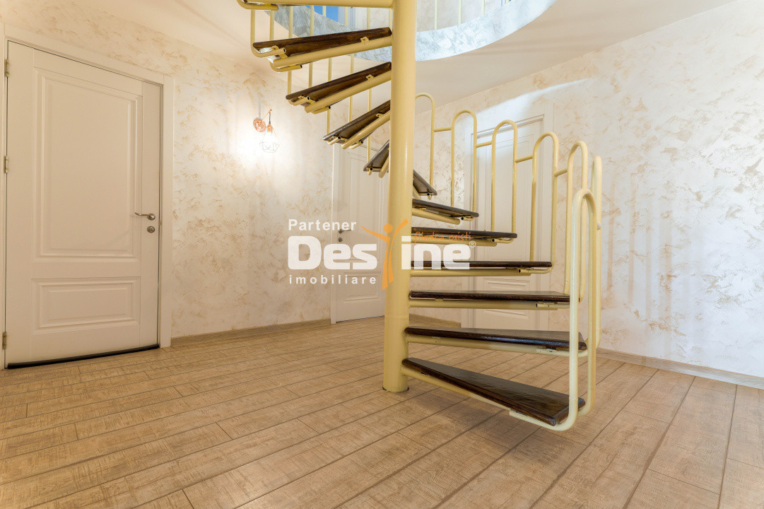 Casă individuală stil grecesc cu 5 camere S+P+1+pod, 200 mp + teren Valea Adanca